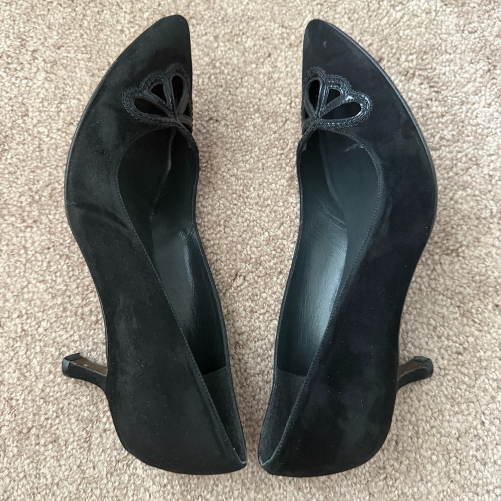 Stuart Weitzman Pointed Toe Kitten Heel Suede Pumps - Picture 4 of 12